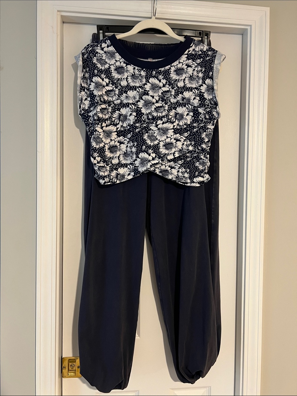 FP Movement by Free People Hot Shot Crossover Set Navy Floral - Picture 2 of 14